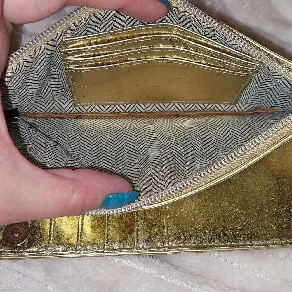EUC STEVE MADDEN GOLD WRISTLET WALLET - Picture 8 of 9